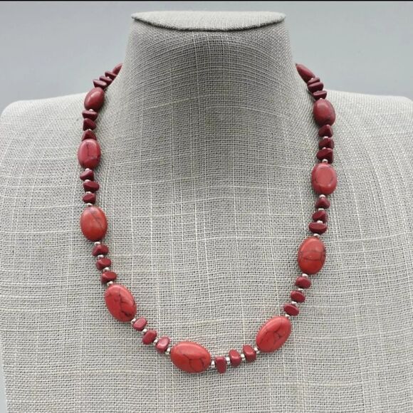 CHAPS Necklace Southwest Red Faux Stone Beads Silver Tone Spacers 18" Excellent - Picture 2 of 9